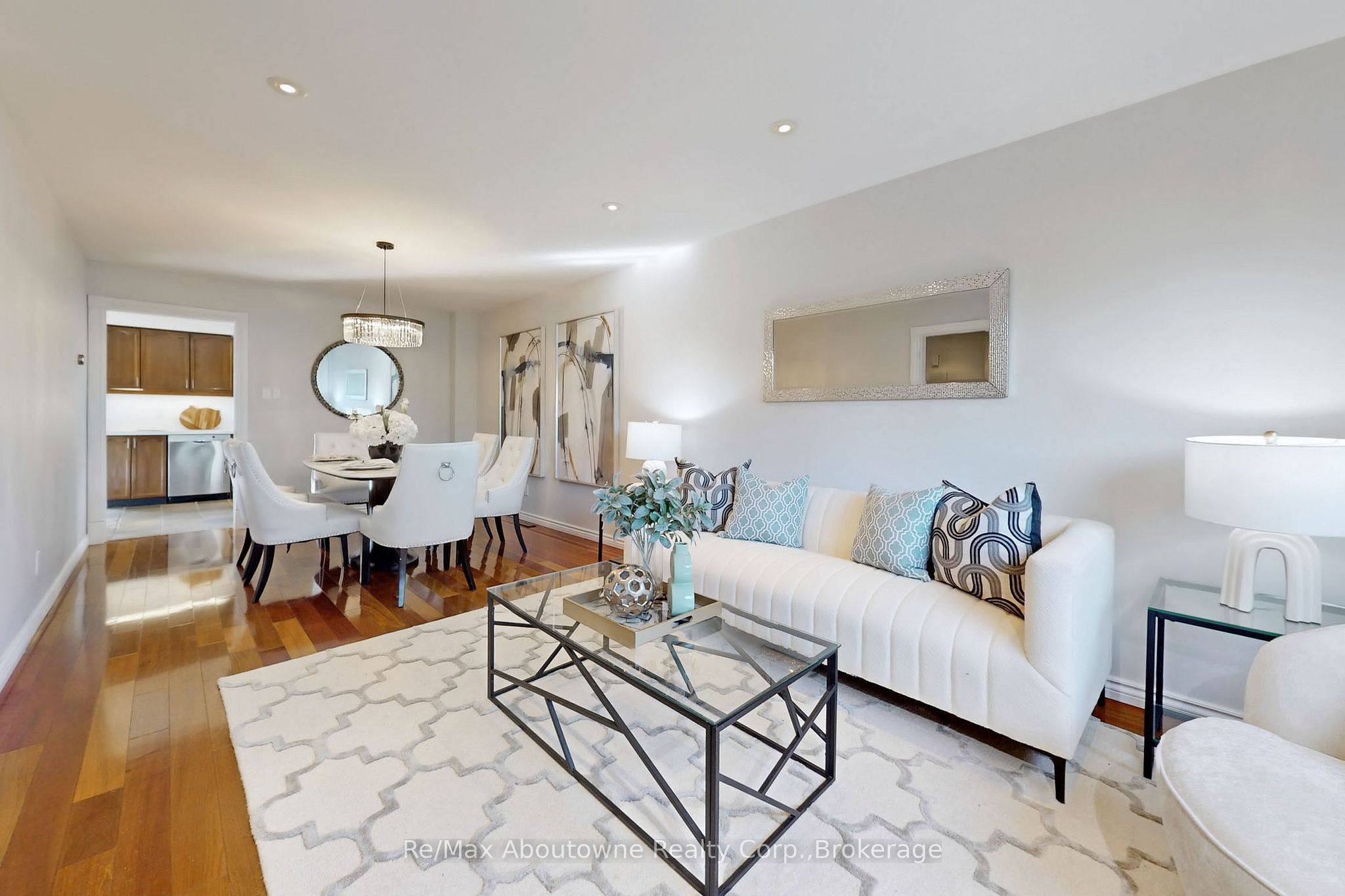 Oakville, ON L6M 2Z7,1534 Heritage WAY