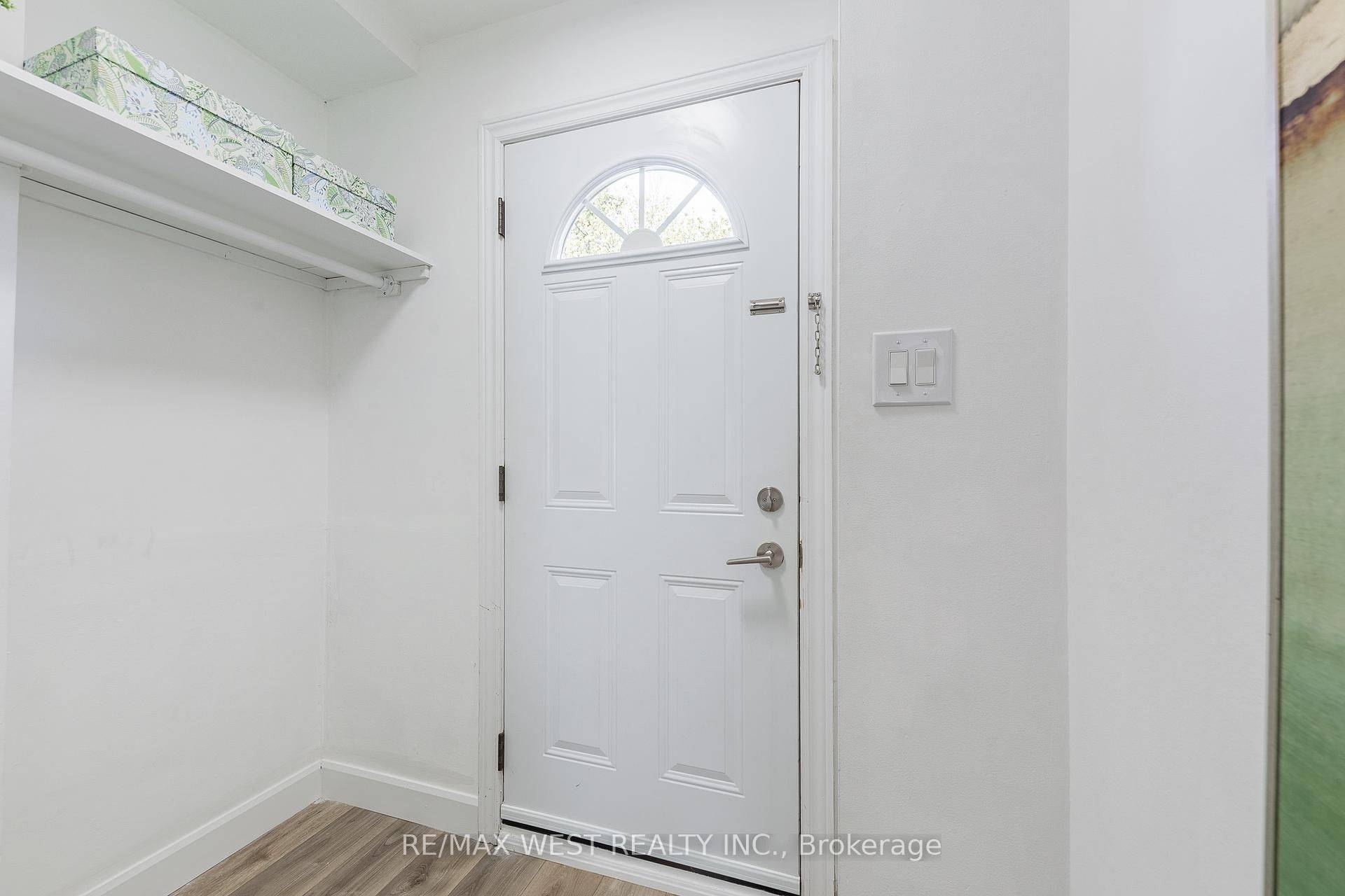 Hamilton, ON L9C 5Y9,125 Bonaventure DR #57