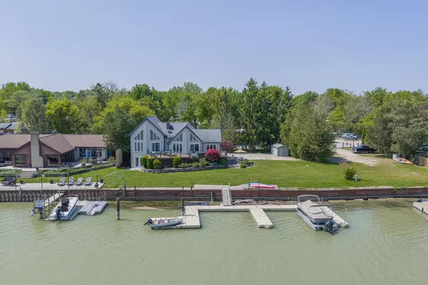 Lambton Shores, ON N0M 2L0,7474 Riverside DR