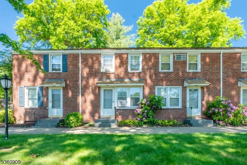 Englewood City, NJ 07631,230 Lafayette Pl #2B