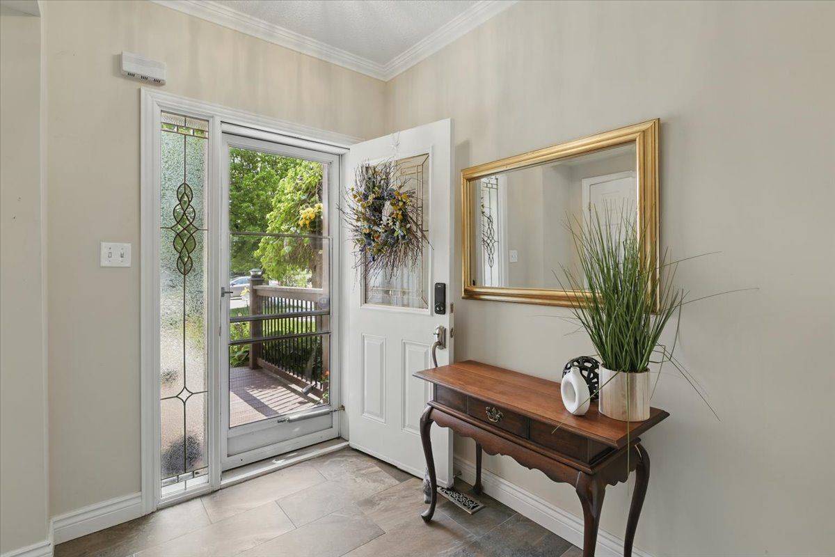 Whitby, ON L1R 2J7,42 Pinebrook CRES