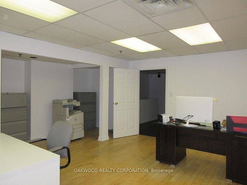 Vaughan, ON L4K 4H3,499 Edgeley BLVD #14