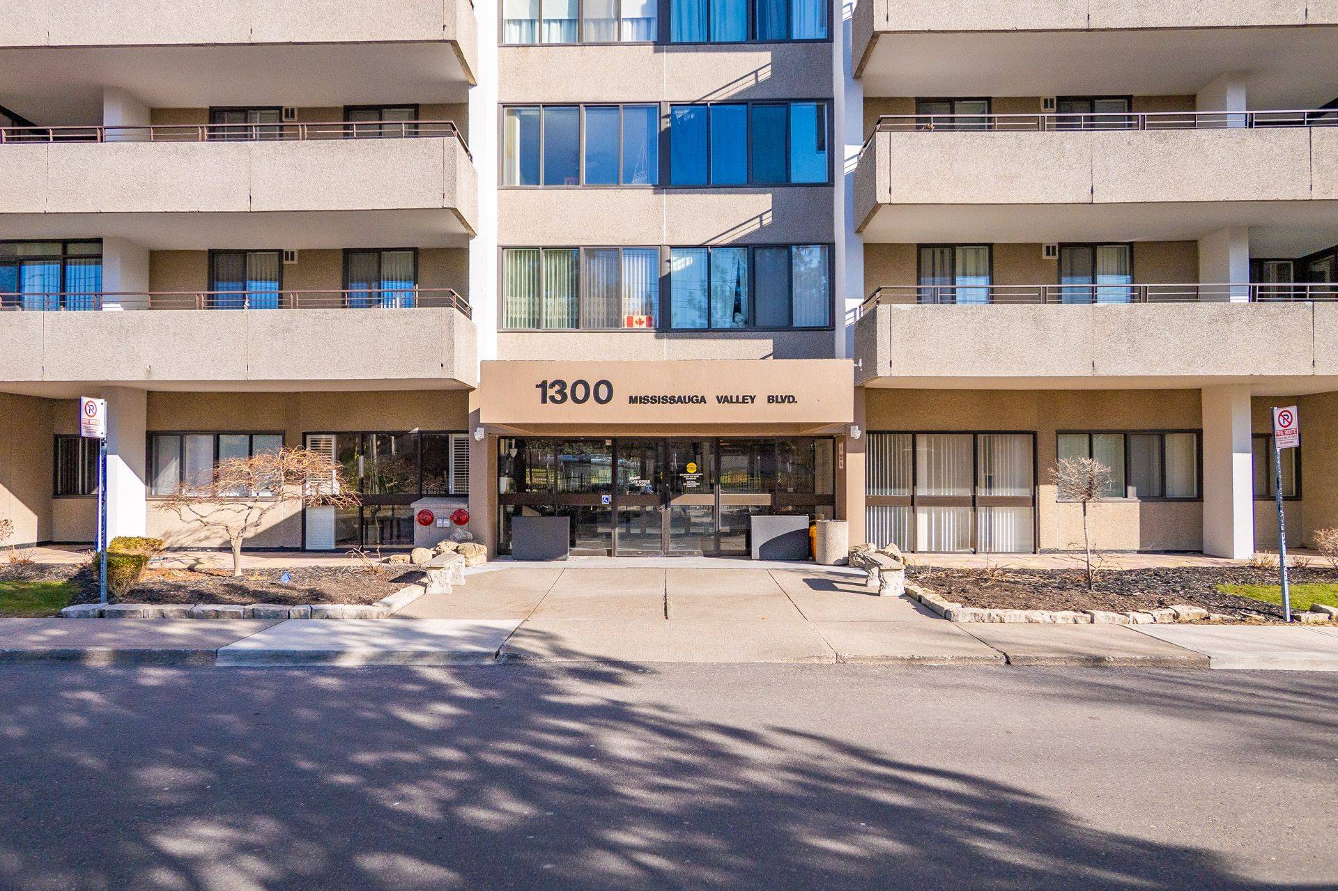 Mississauga, ON L5A 3S8,1300 Mississauga Valley BLVD #1011