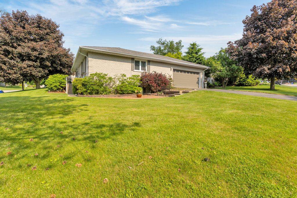 Tillsonburg, ON N4G 4M2,20 Woodcock DR