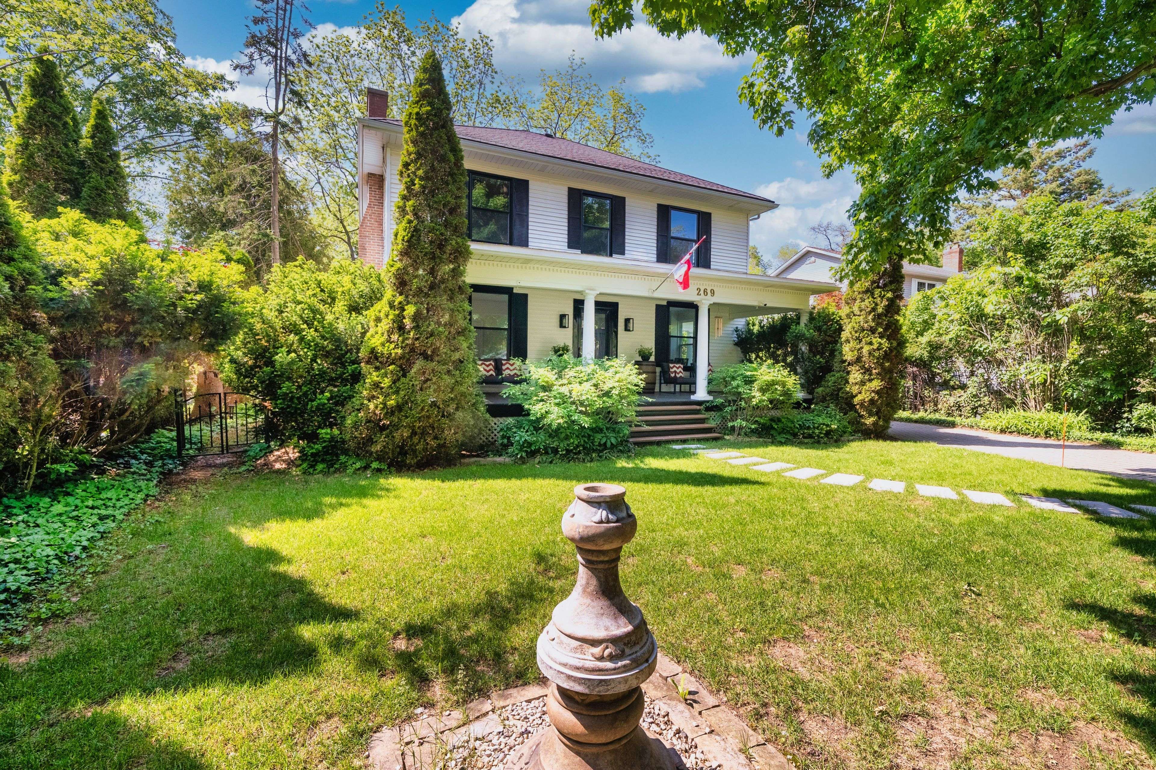 Niagara-on-the-lake, ON L0S 1J0,269 KING ST