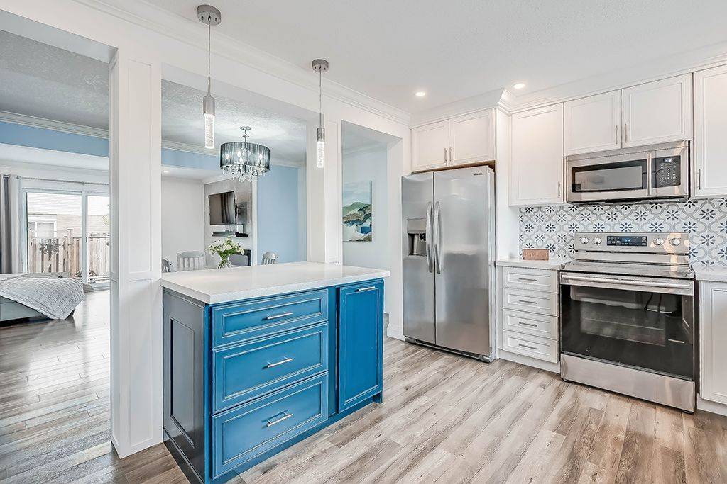 1358 Upper Gage AVE #2,  Hamilton,  ON L8W 1N2
