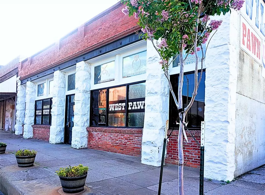 Sherman, TX 75090,117 E Houston Street