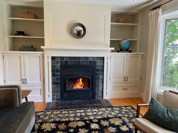 Newmarket, ON L3Y 4H9,68 Hillview DR