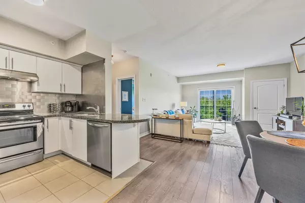 Barrie, ON L4N 2L3,40 Ferndale DR S #407