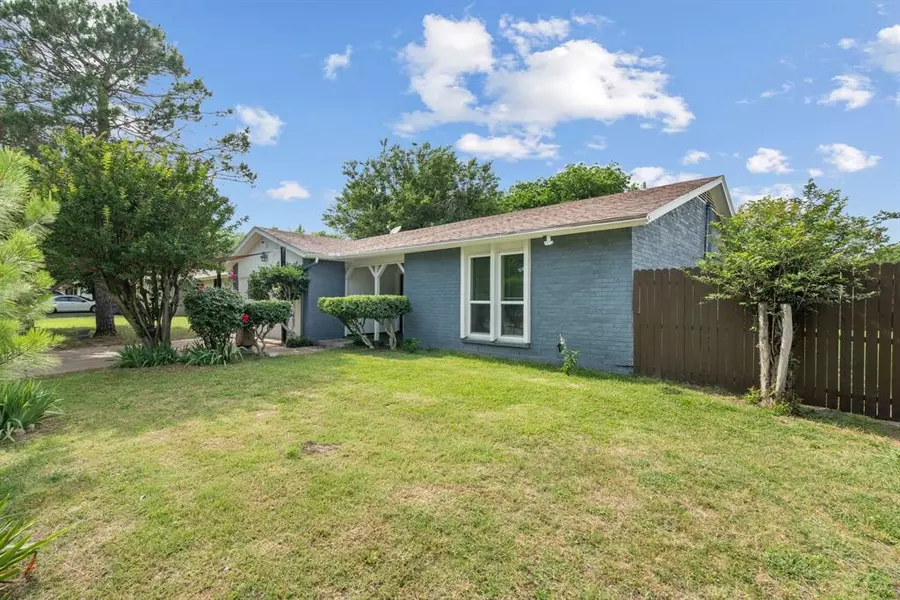 1413 Rockbrook Street, Lancaster, TX 75134