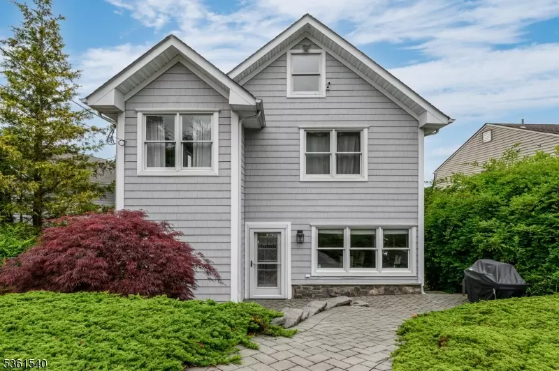 307 Squaw Trl, Hopatcong Boro, NJ 07821