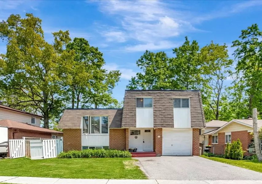 45 Springdale DR, Barrie, ON L4M 5A8