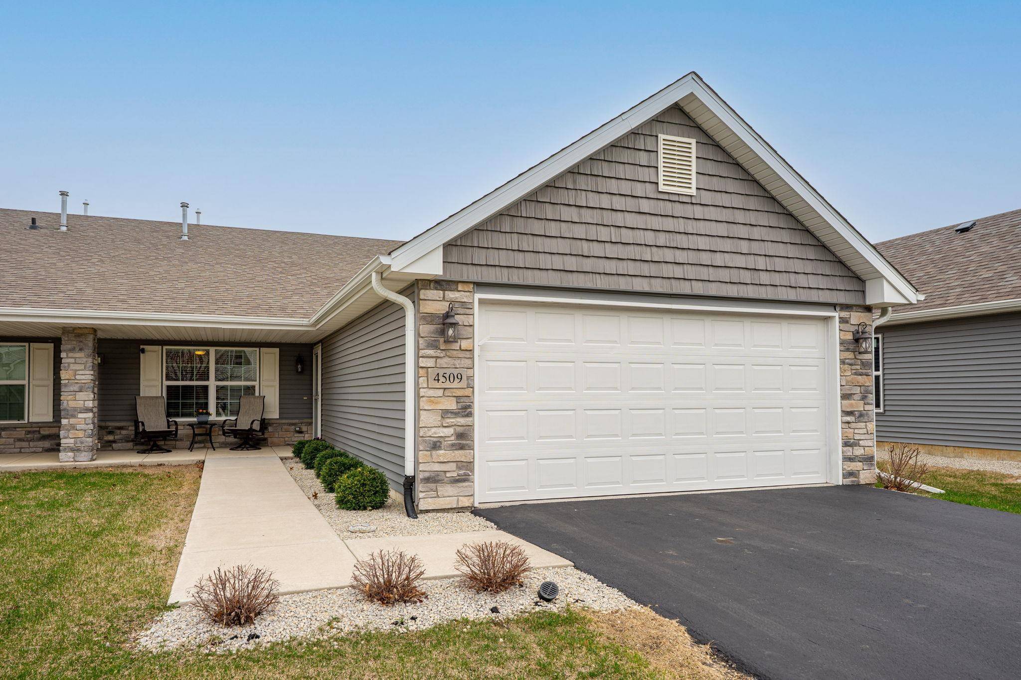 4509 Squaw Valley Drive, Loves Park, IL 61111
