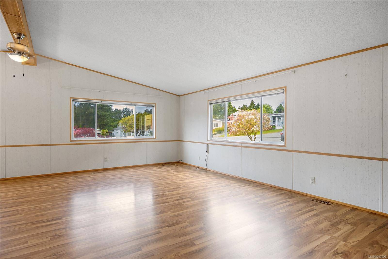 Nanaimo, BC V9T 5X3,2501 Labieux Rd #22
