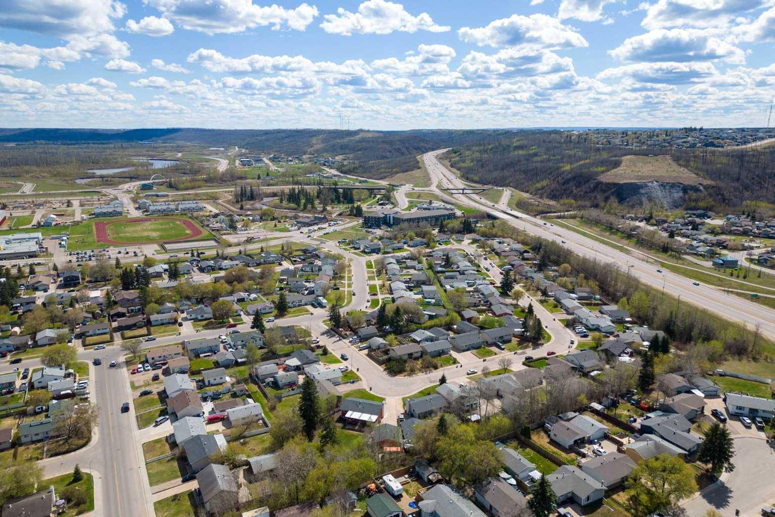 Fort Mcmurray, AB T9H3P4,6 Berry CRES