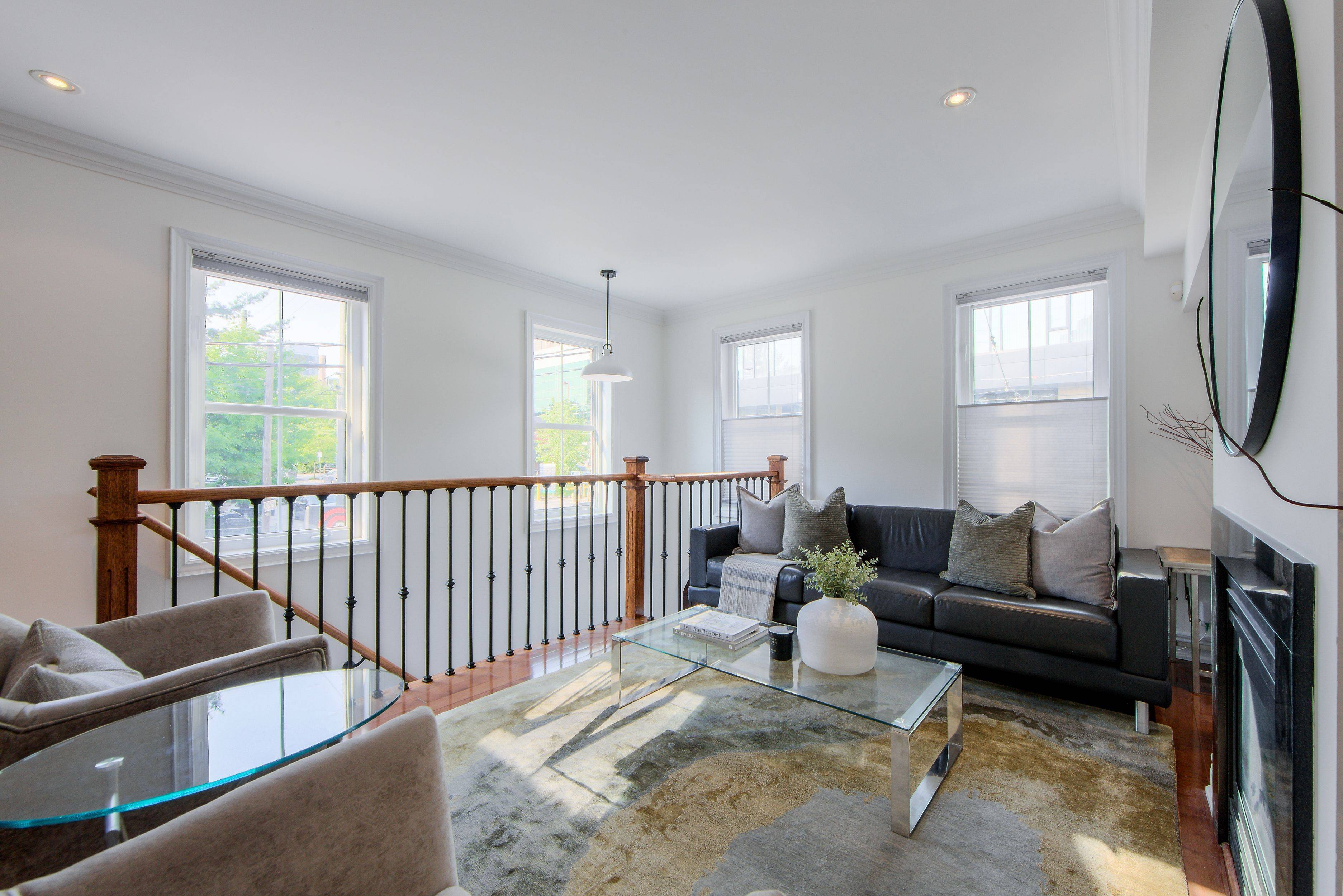 Toronto C01, ON M5T 1W5,188 McCaul ST