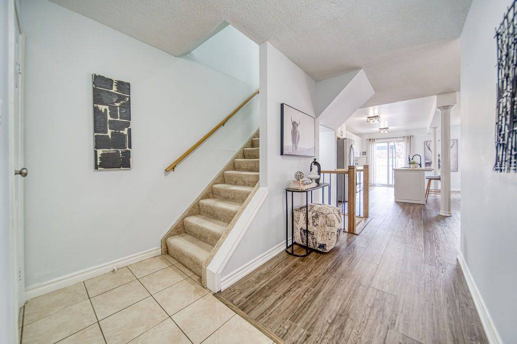 Oshawa, ON L1J 6M5,540 Dorchester DR #38