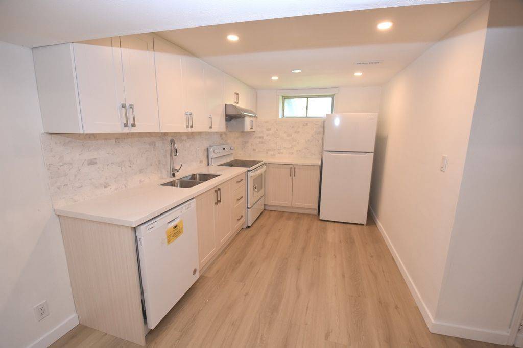 Clarington, ON L1C 2H4,75 Bradshaw ST #B