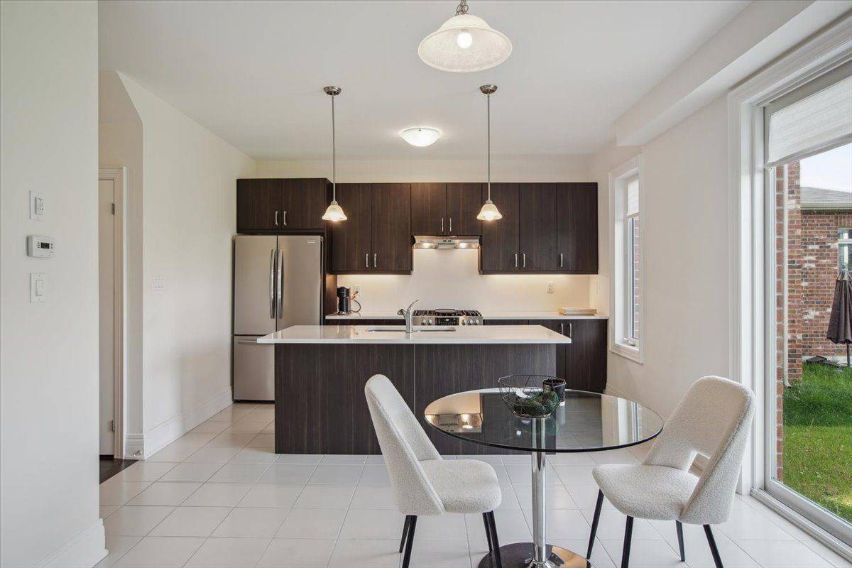 East Gwillimbury, ON L9N 0P8,49 Deepwood CRES