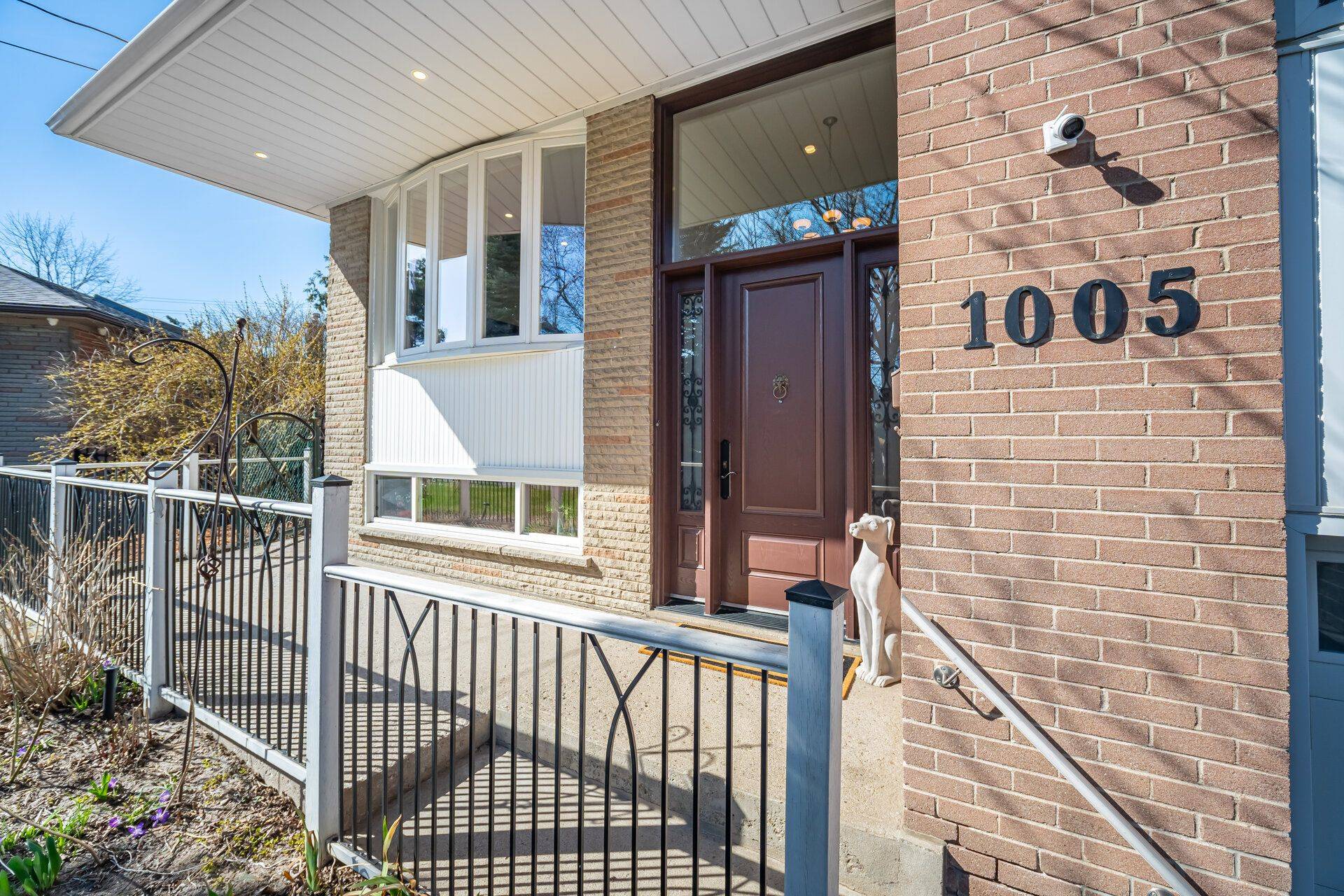Mississauga, ON L5E 1T7,1005 Dormer ST