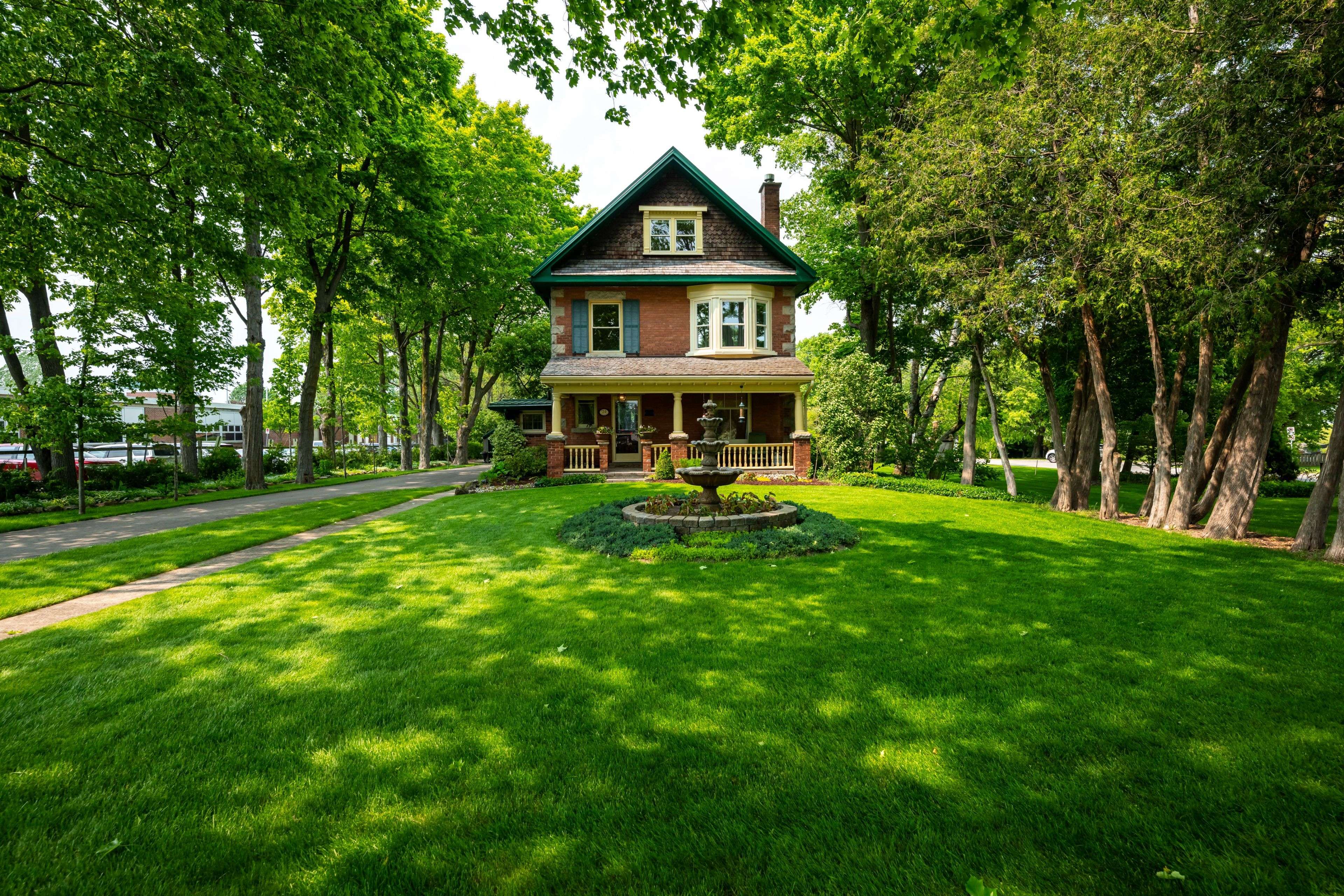 Orangeville, ON L9W 2G6,24 Faulkner ST