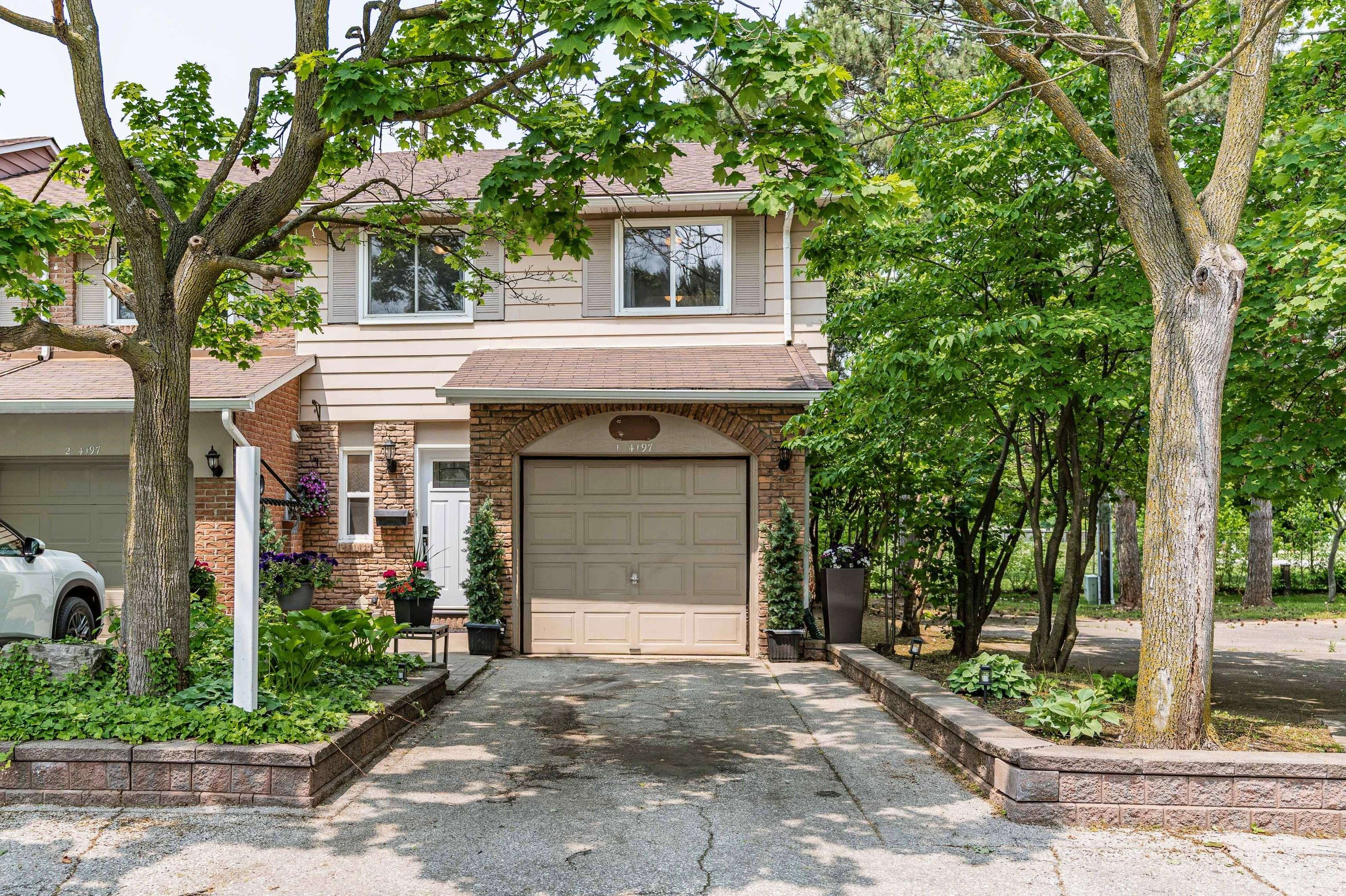 Burlington, ON L7L 5J9,4197 Longmoor DR #1