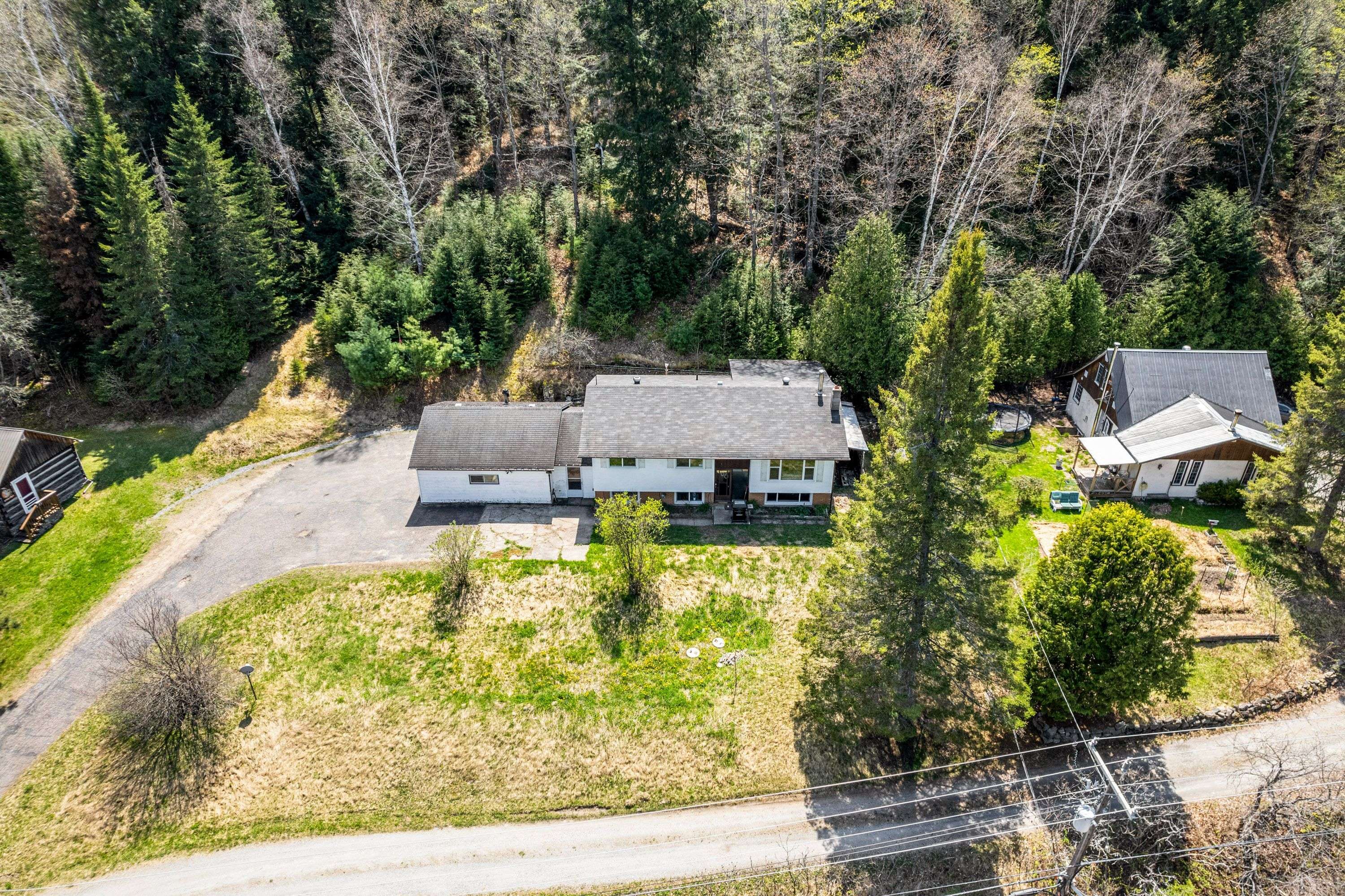 39220 Combermere RD, Madawaska Valley, ON K0J 1L0
