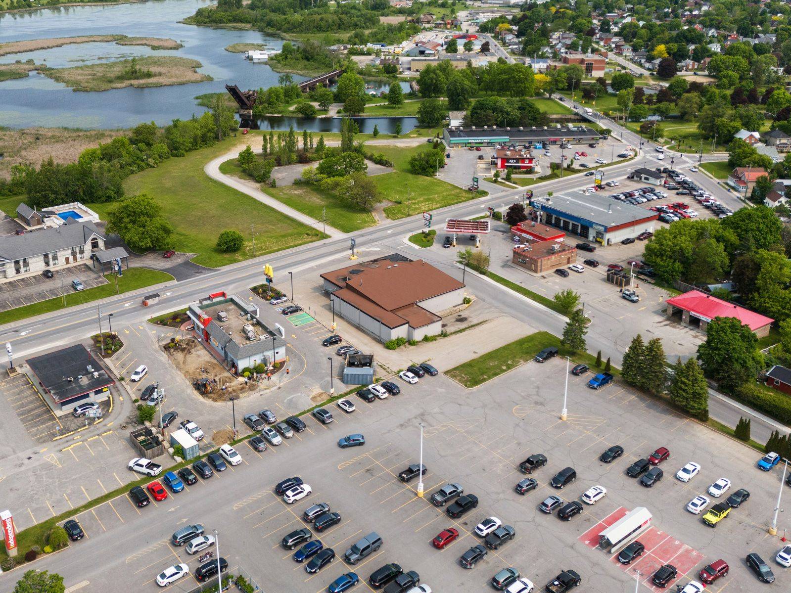 Smiths Falls, ON K7A 4Y9,75 Lombard ST