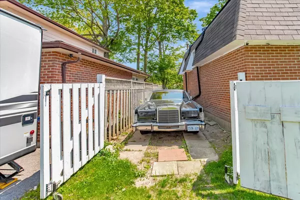 Barrie, ON L4M 5A8,45 Springdale DR