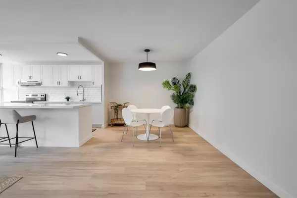 Brampton, ON L6T 3X8,4 Kings Cross RD #308