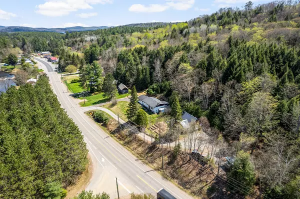 Madawaska Valley, ON K0J 1L0,39220 Combermere RD