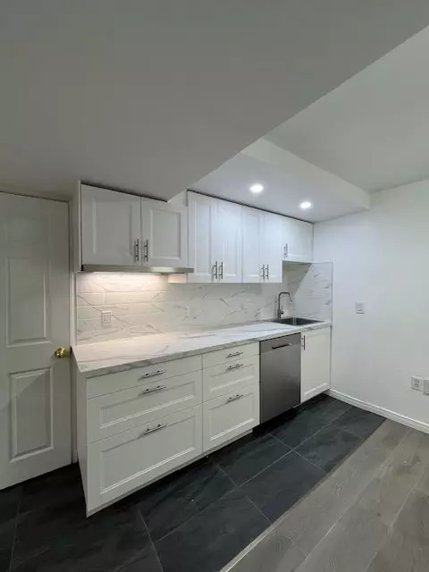 London North, ON N6H 5T6,1570 Beaverbrook AVE #LOWER