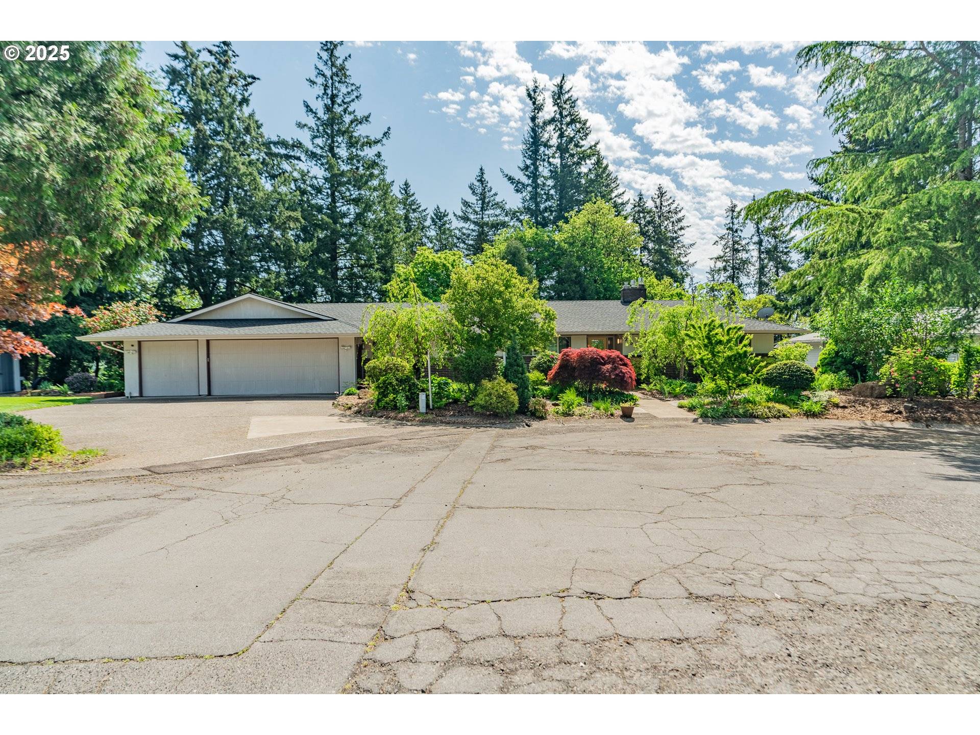 Gladstone, OR 97027,7580 RIDGE DR