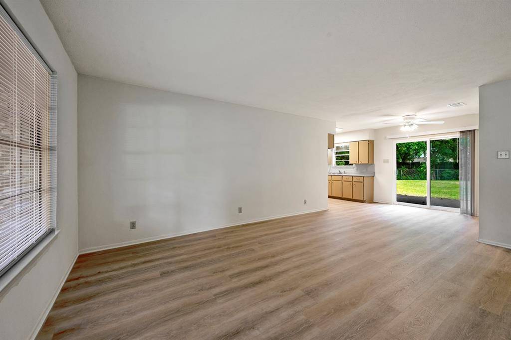Sherman, TX 75090,217 E Iowa Street