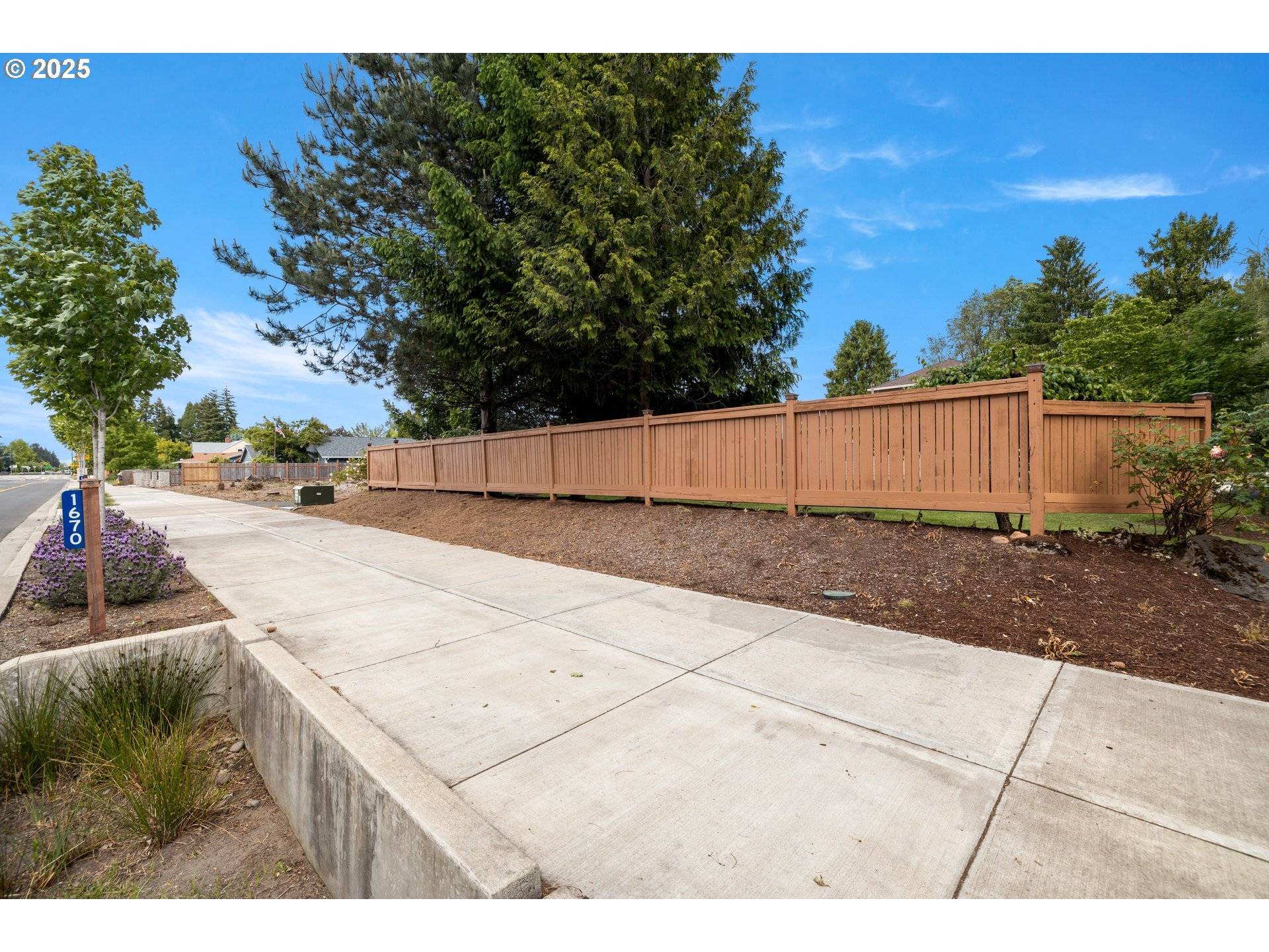 Hillsboro, OR 97124,1670 NE JACKSON SCHOOL RD
