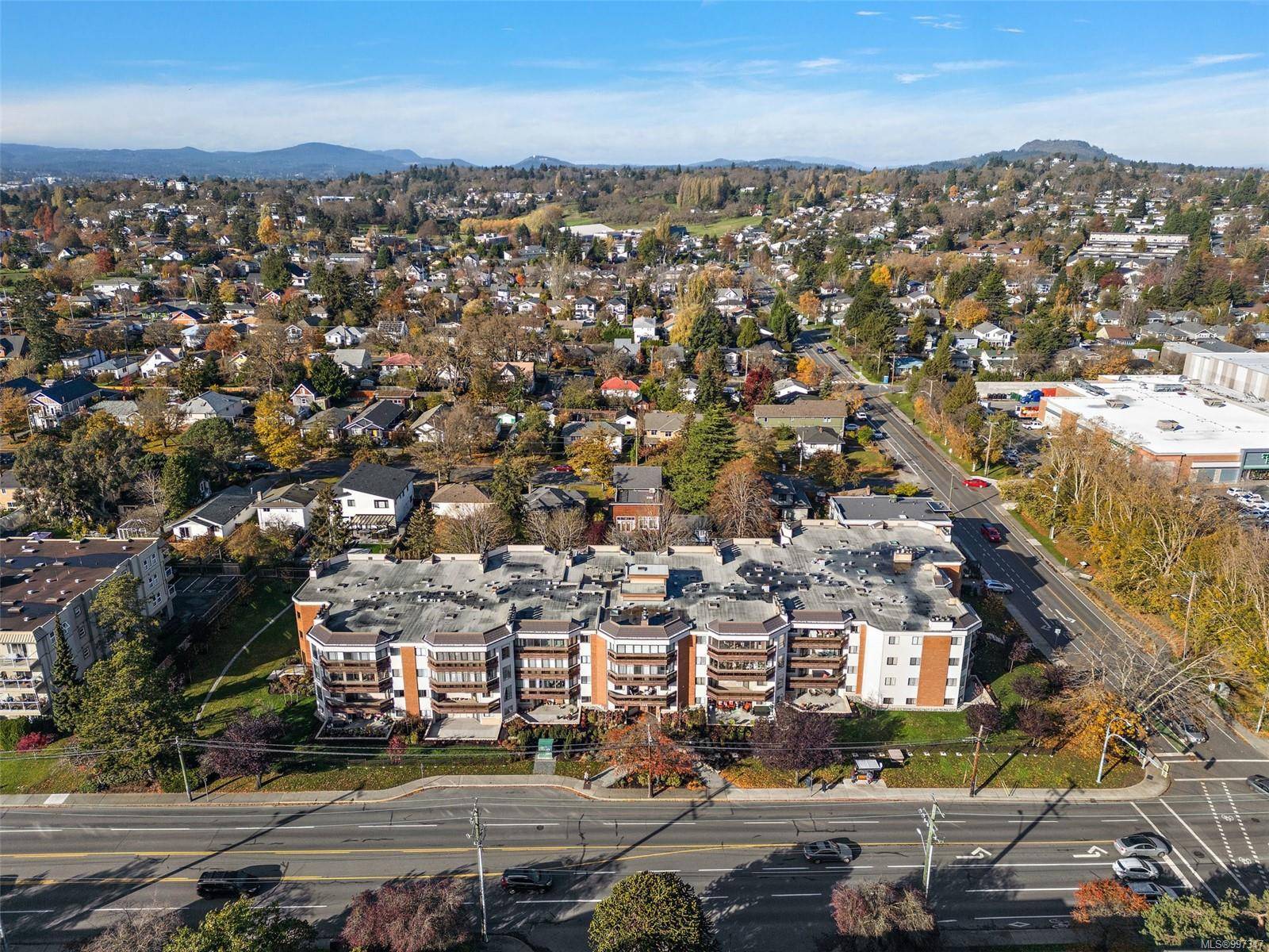 1560 Hillside Ave #105, Victoria, BC V8T 5B8