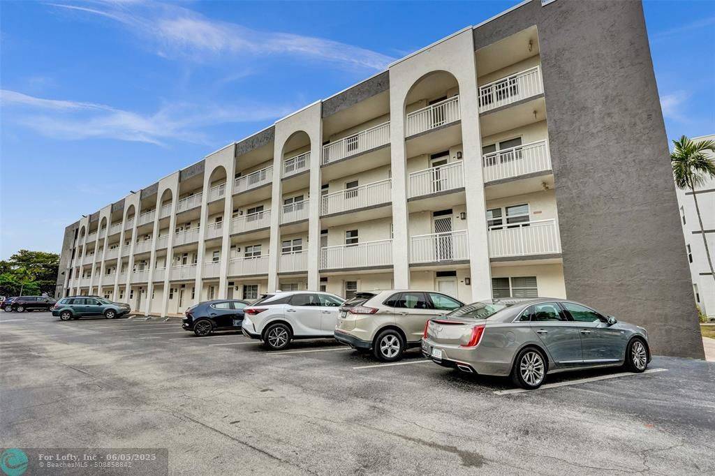 Lauderdale By The Sea, FL 33062,1541 S Ocean Blvd  #309