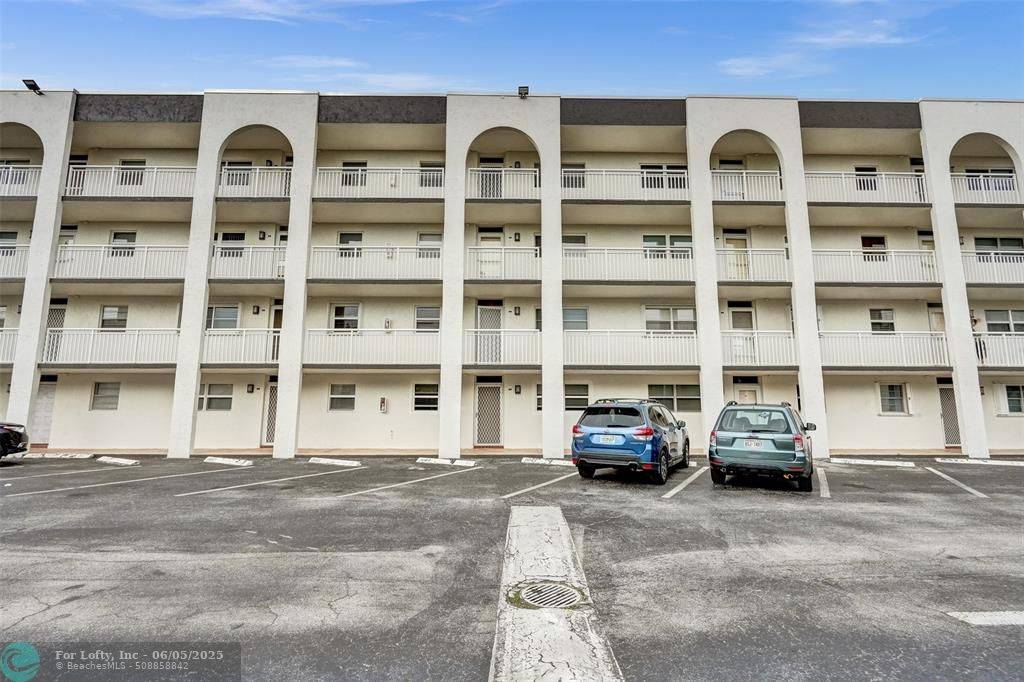 Lauderdale By The Sea, FL 33062,1541 S Ocean Blvd  #309