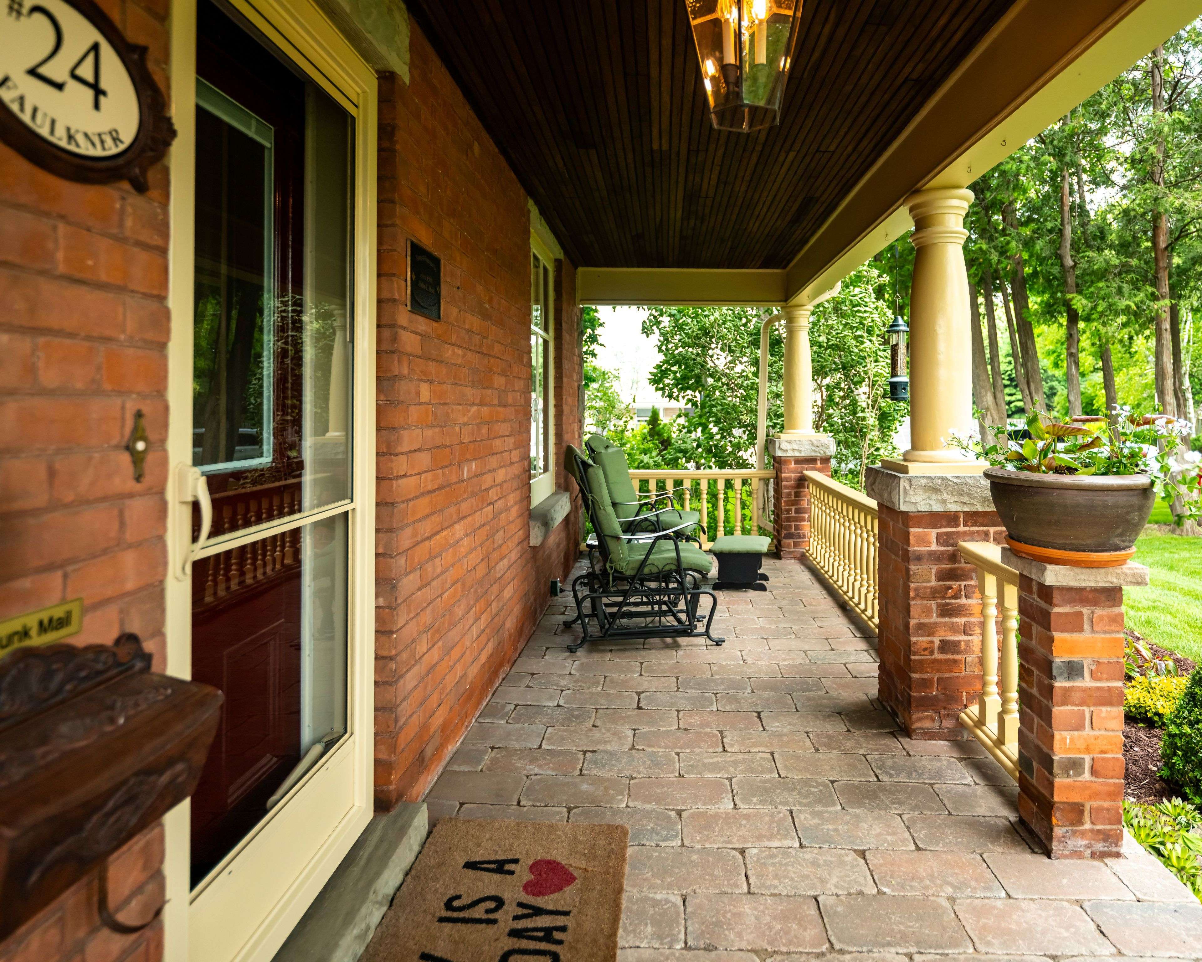 Orangeville, ON L9W 2G6,24 Faulkner ST