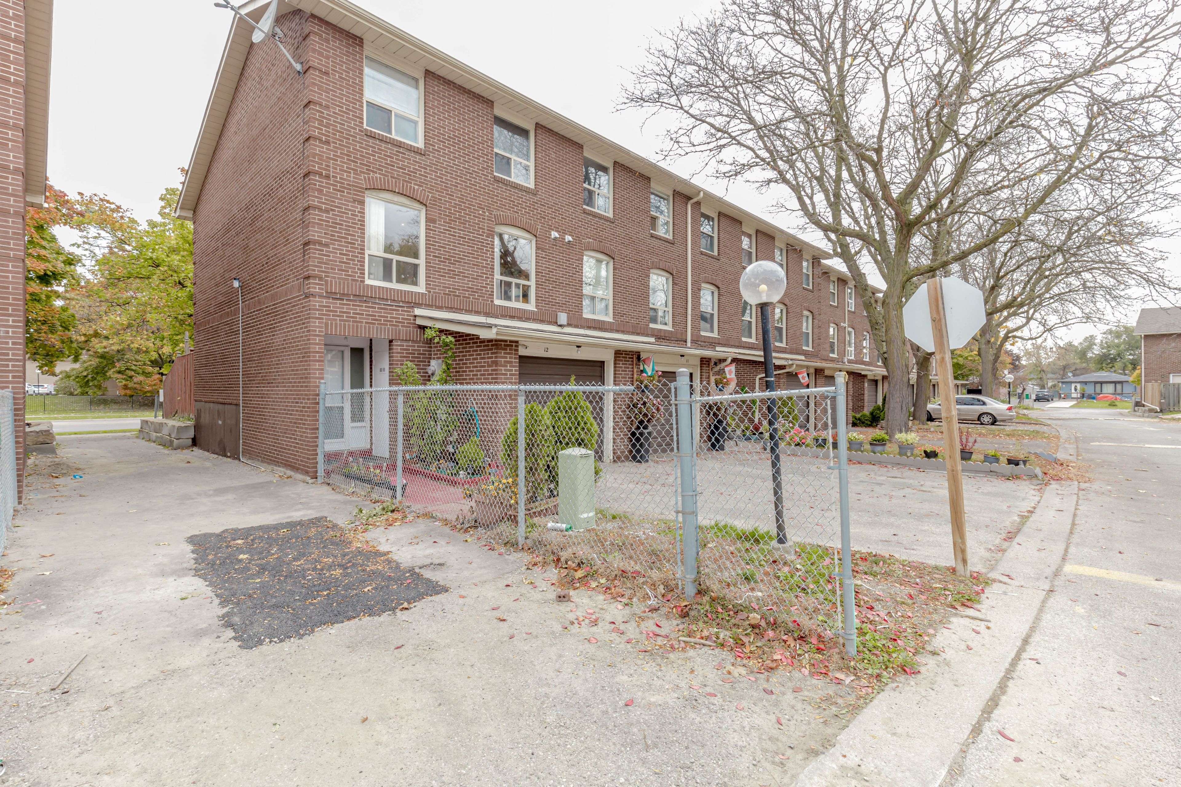 12 Eden PARK S #12, Brampton, ON L6T 3A5