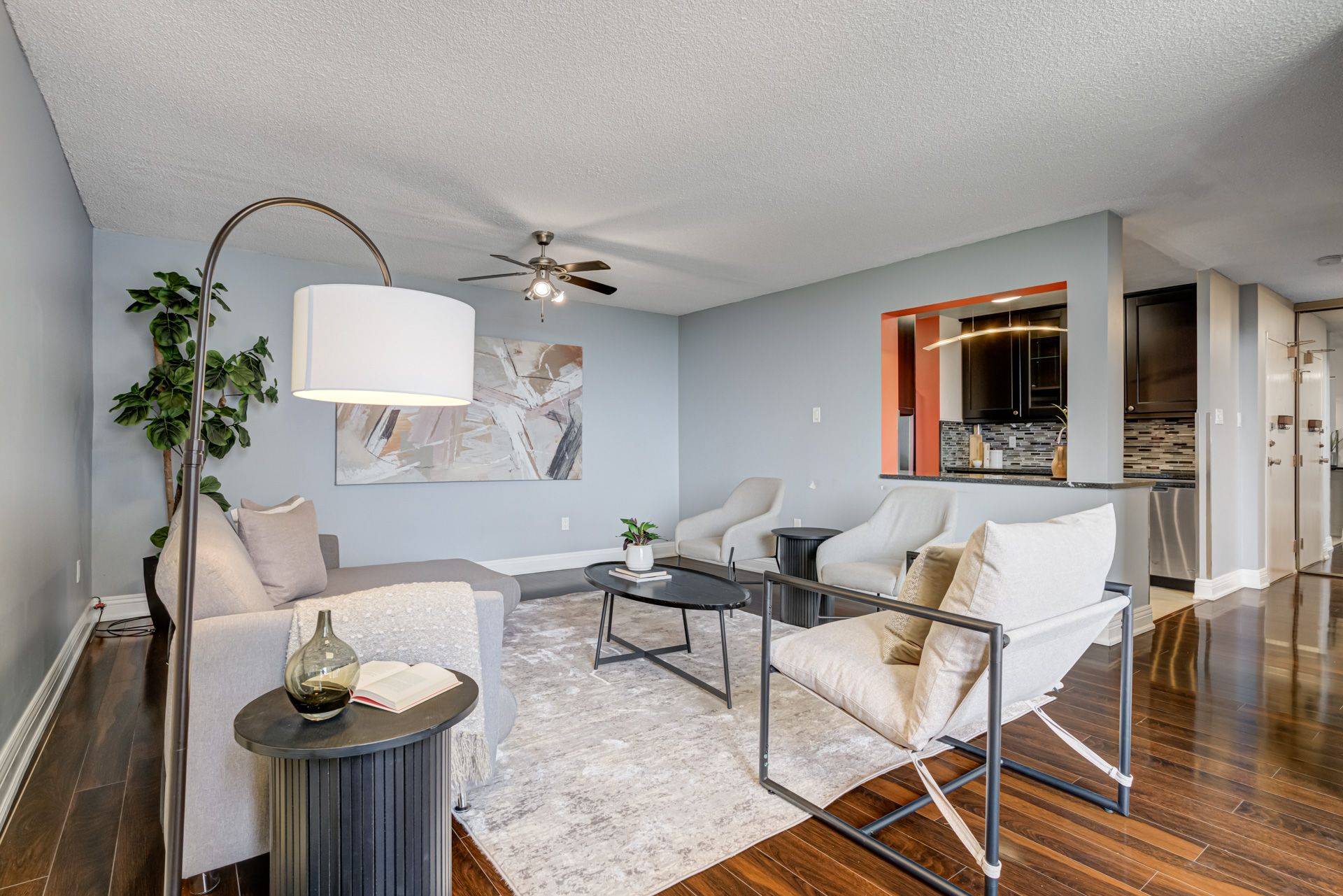 Mississauga, ON L5E 3E2,1515 Lakeshore RD E #PH5