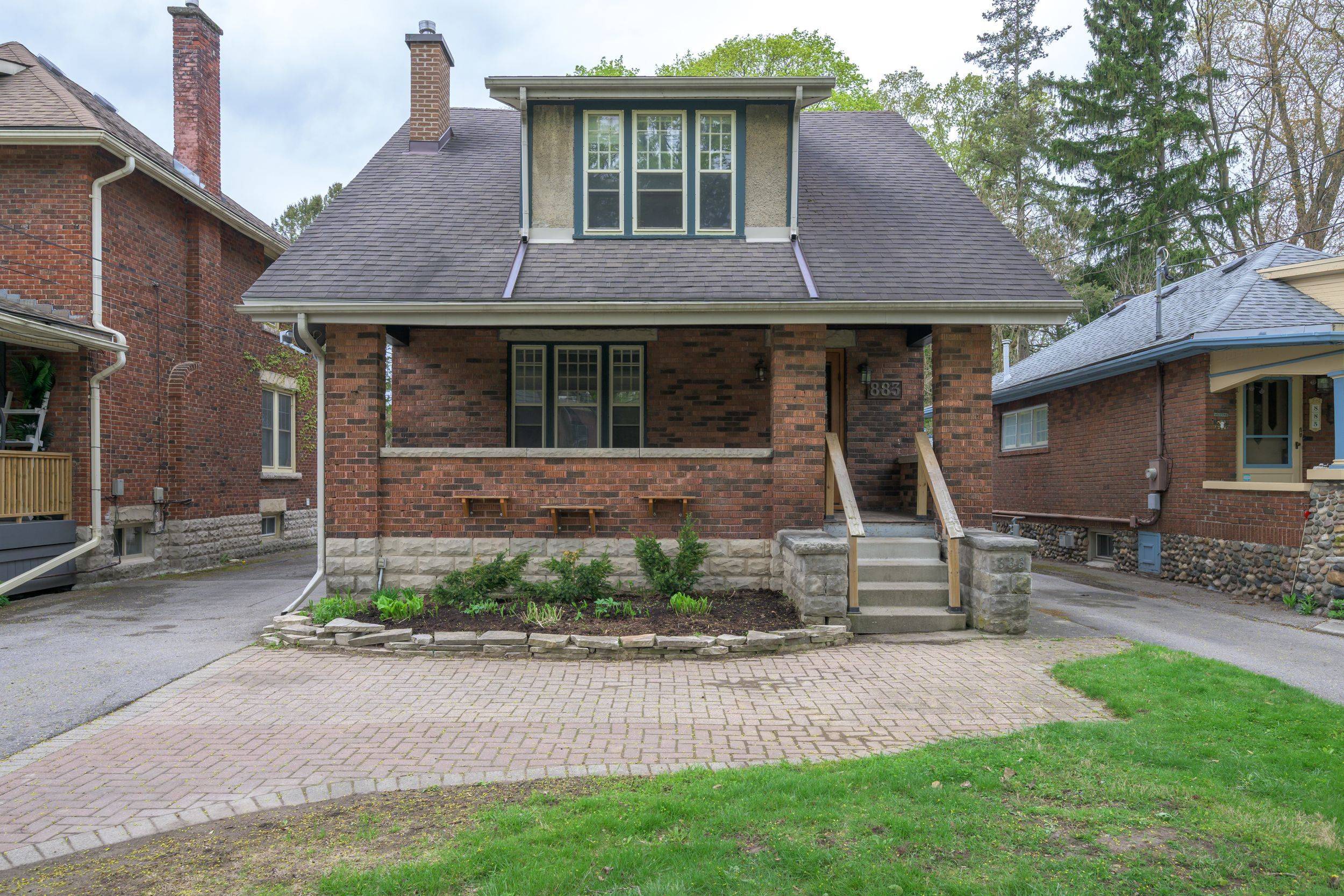 London East, ON N6A 3W8,883 WATERLOO ST
