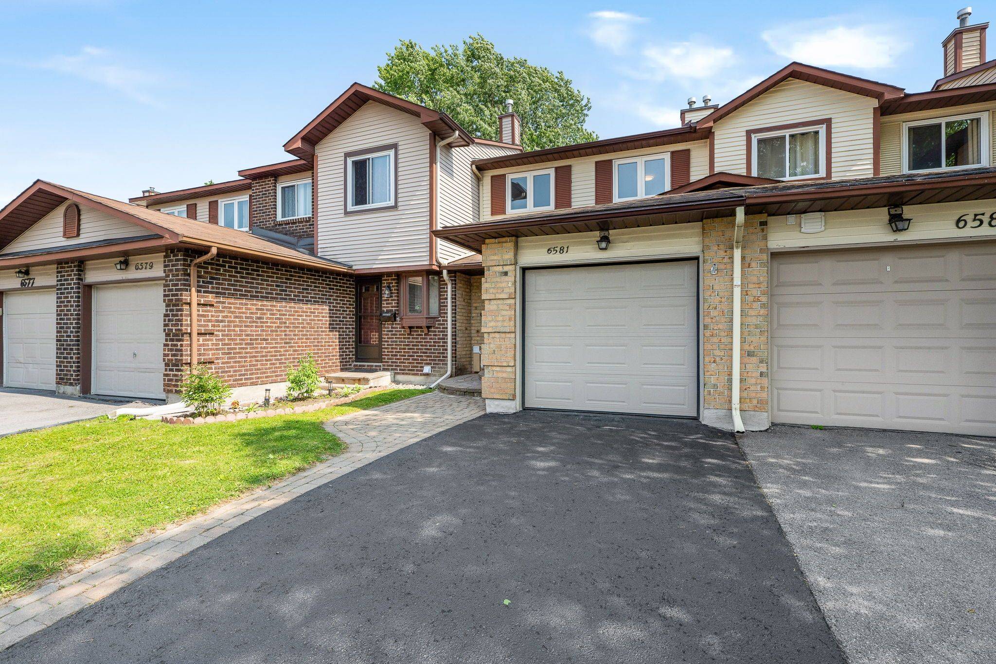 Orleans - Convent Glen And Area, ON K1C 3E4,6581 Colony SQ #4