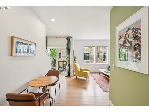 Portland, OR 97214,727 SE 33RD PL #21