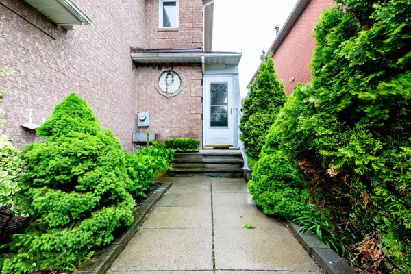 Mississauga, ON L4Z 3R2,5566 Cortina CRES