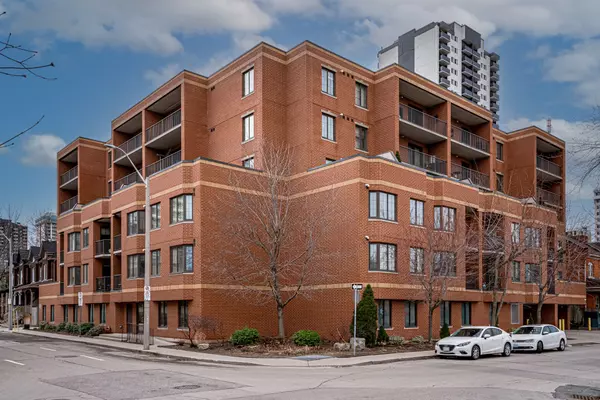 47 Caroline ST N #210, Hamilton, ON L8R 2R6