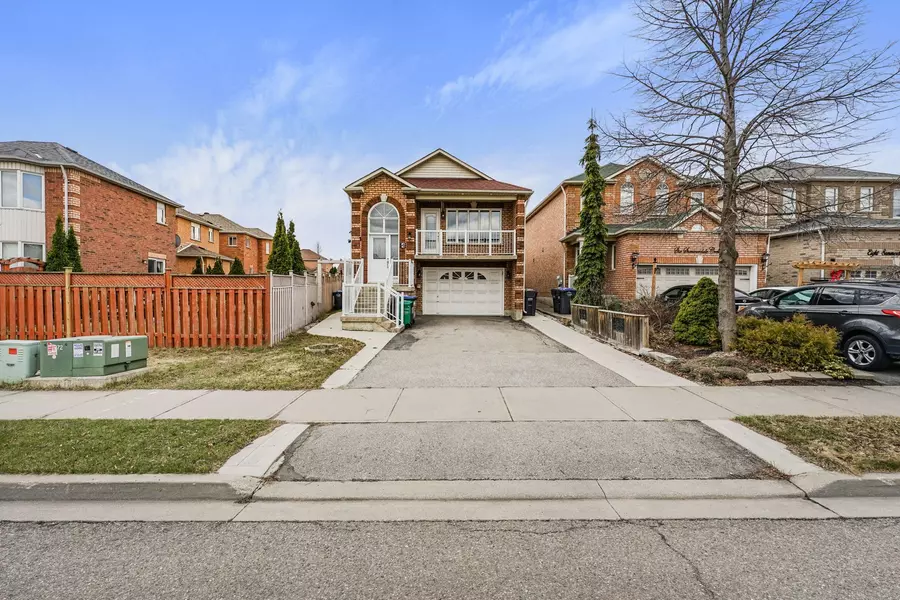 4 Summerdale CRES, Brampton, ON L6X 4V8