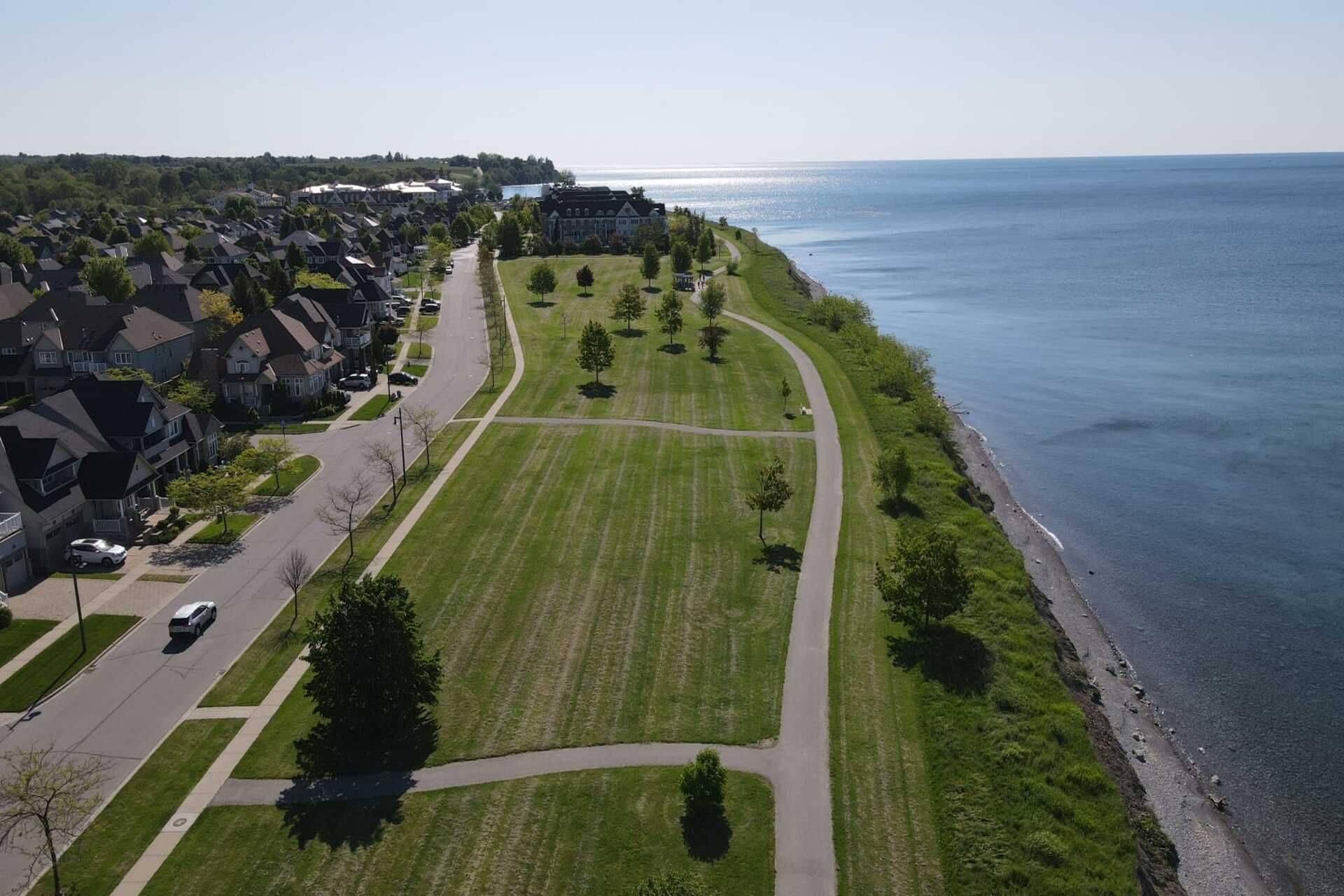Clarington, ON L1B 1R3,9 Rosemeadow CRES