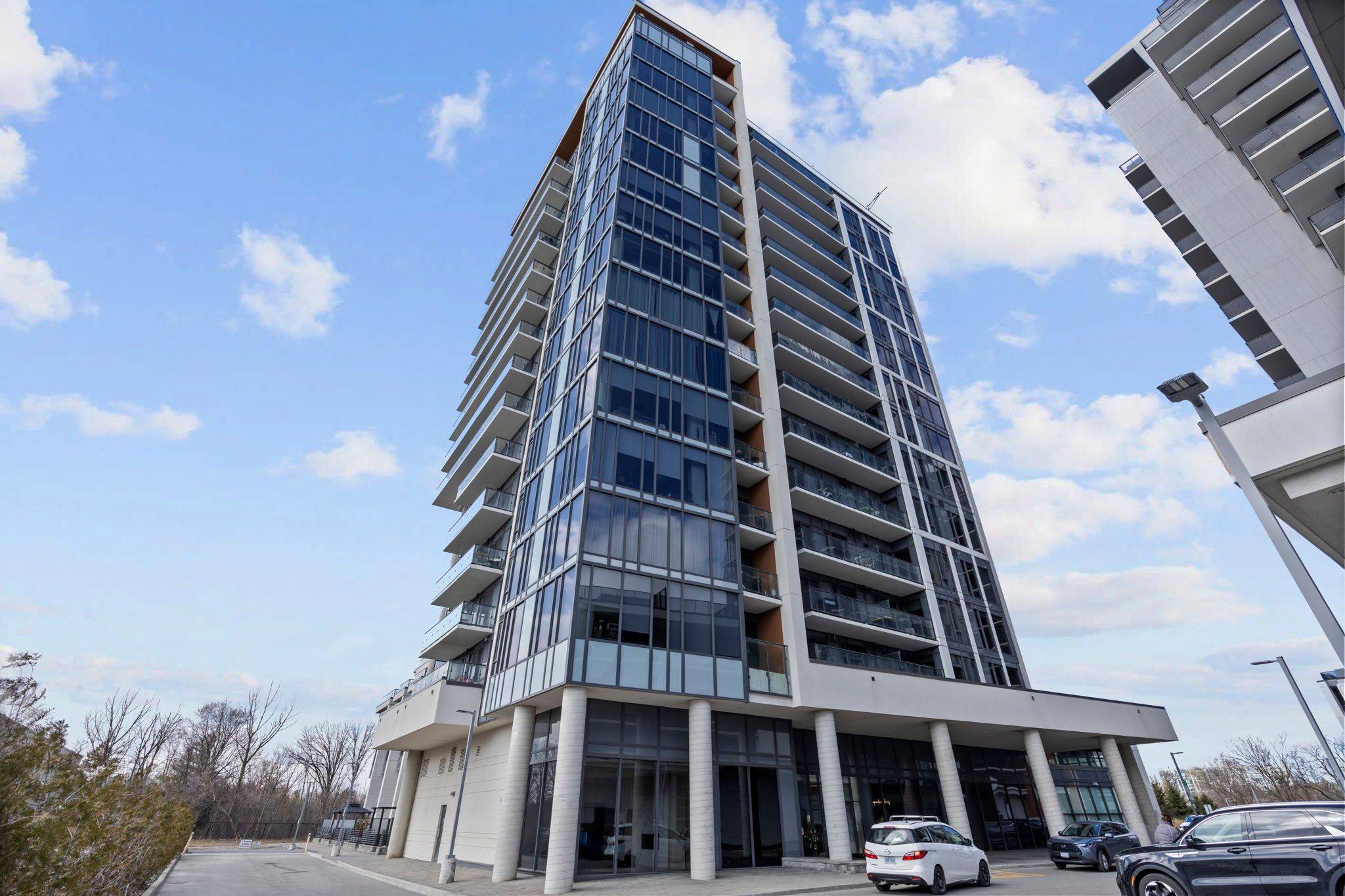 9618 Yonge ST #902, Richmond Hill, ON L4C 0X5