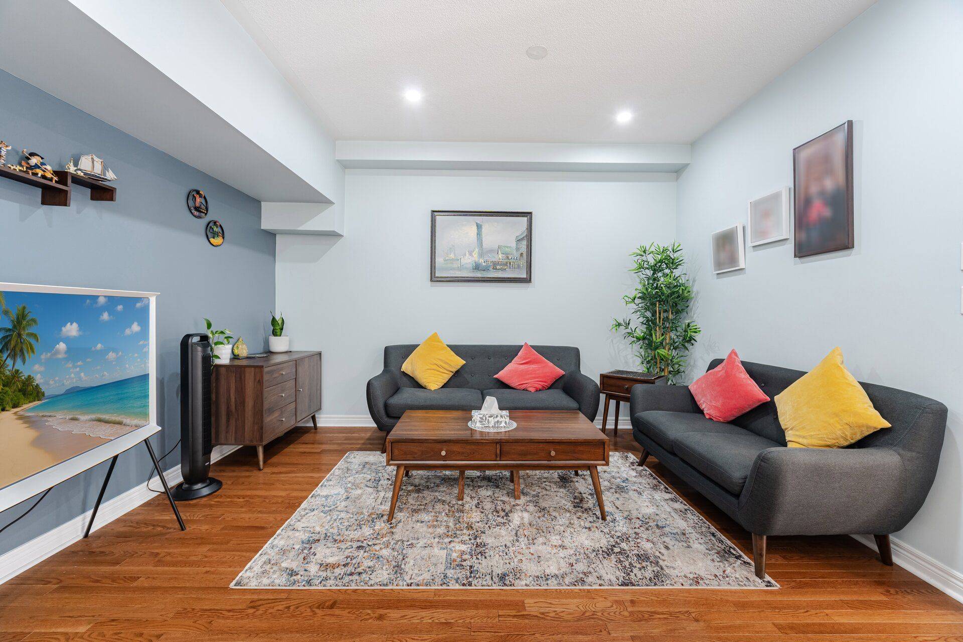 Brampton, ON L6X 1C4,61 Nelson ST W #10